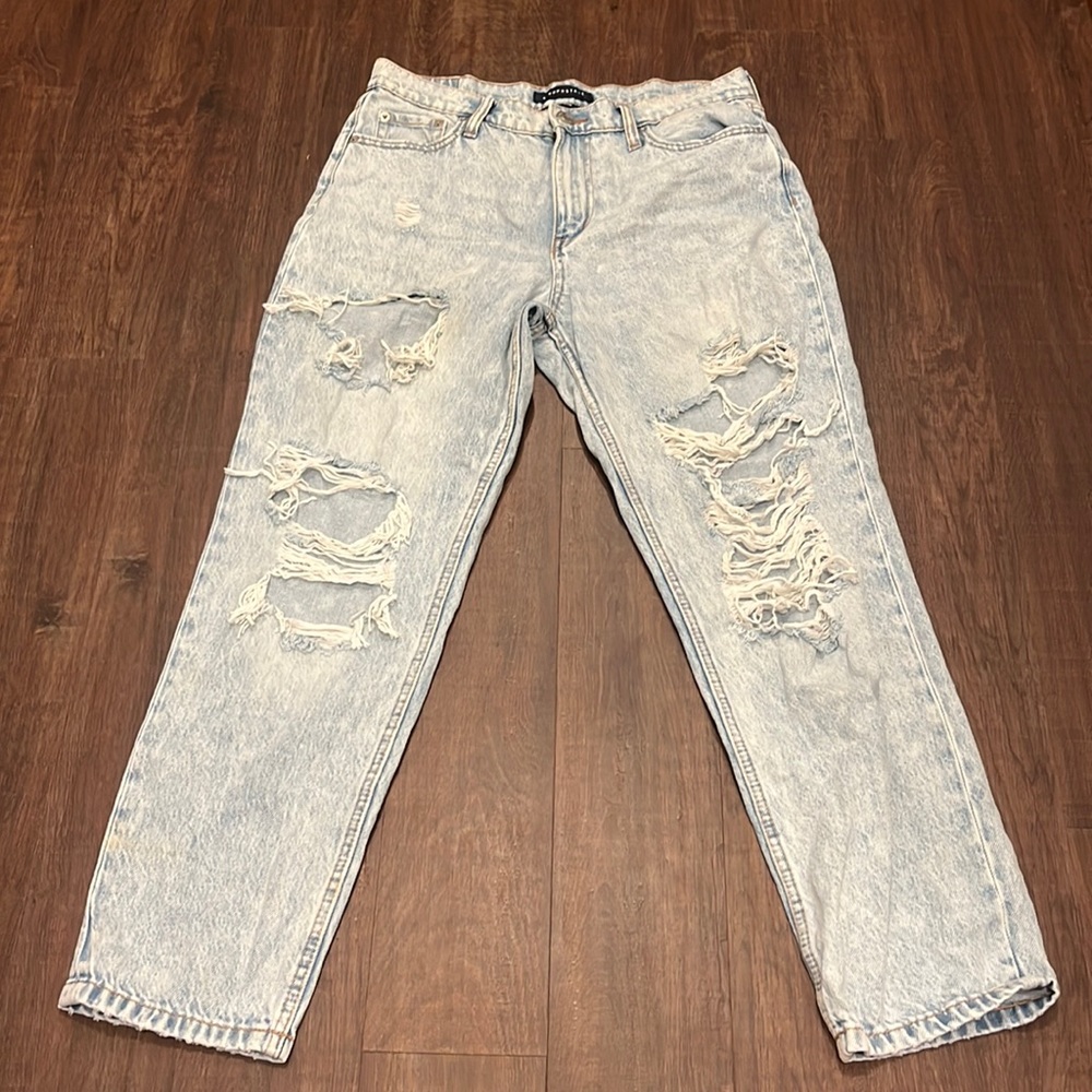 Aéropostale Light Wash Ripped Mom Jeans